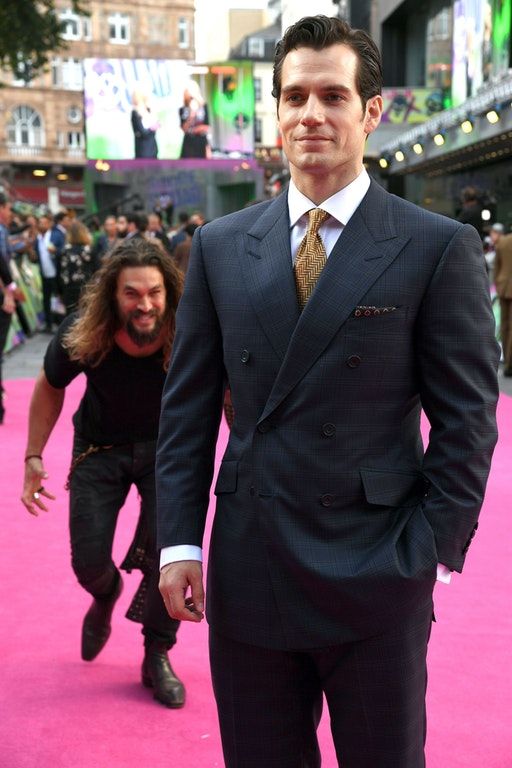 jason-momoa-henry-cavill-meme