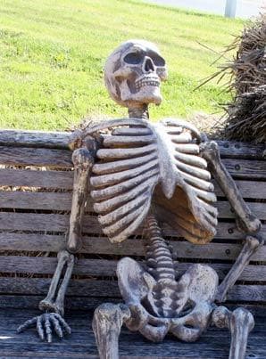 waiting skeleton